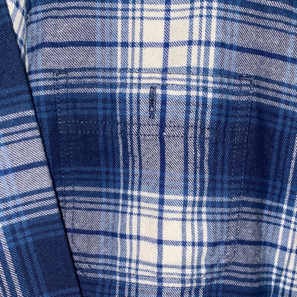 Wrangler Navy and White Plaid Men's Shirt - Picture 6 of 9